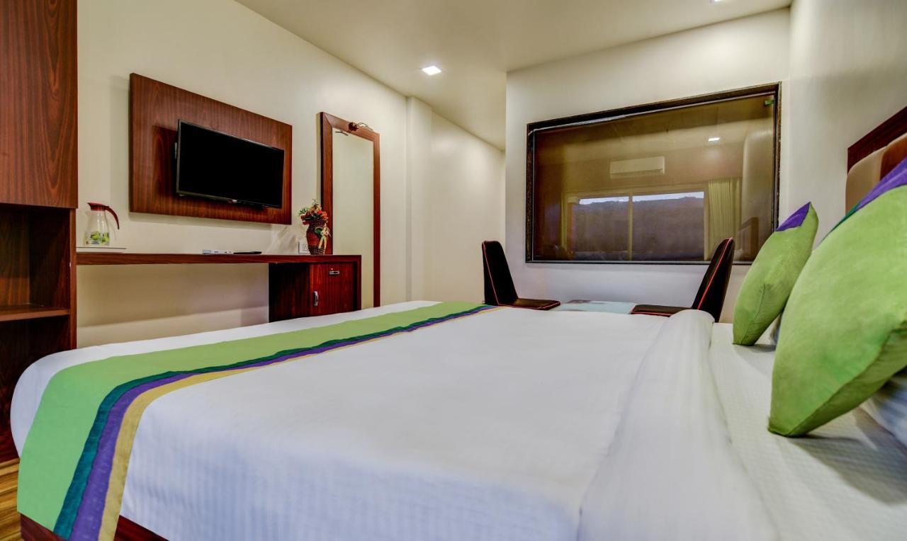 Treebo Trend Khushi River Side Retreat Hotell Mahābaleshwar Exteriör bild